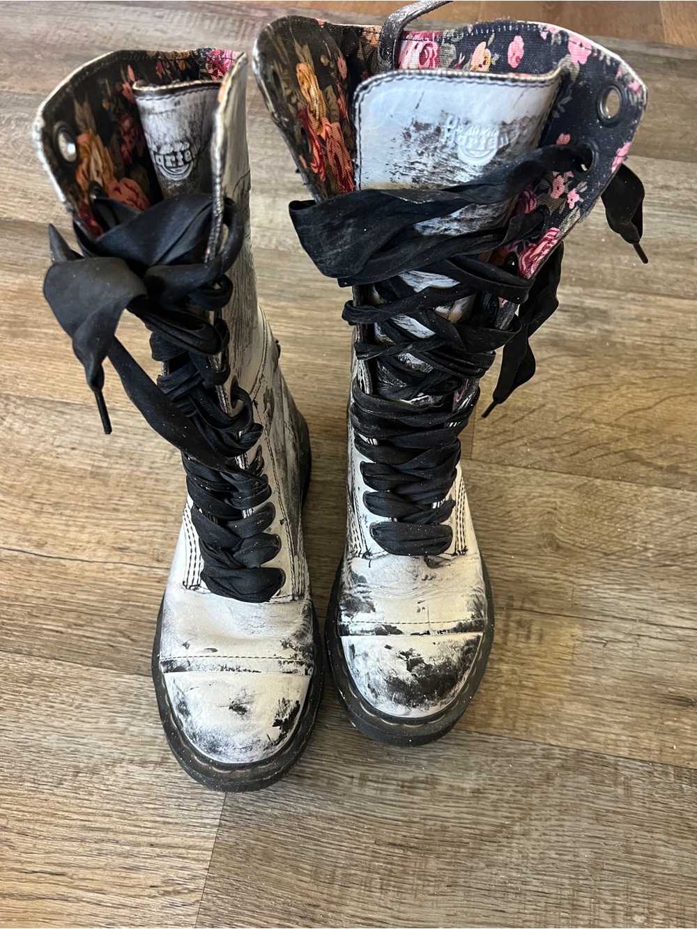 Doc Martens Triumph Floral 1914 Lace Up Boots - Picture 8 of 8